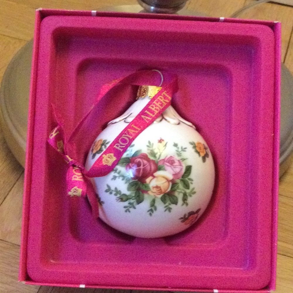 Royal Albert Old Country Roses Christmas Ornament bauble